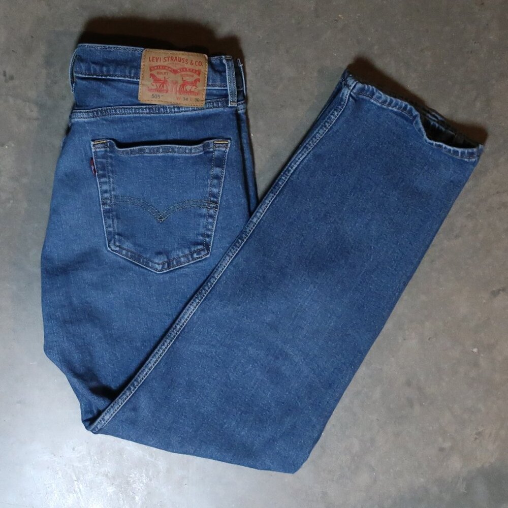 Levi's. 505. Men's 34x30. Denim Jeans. Blue. Medium-Wash.